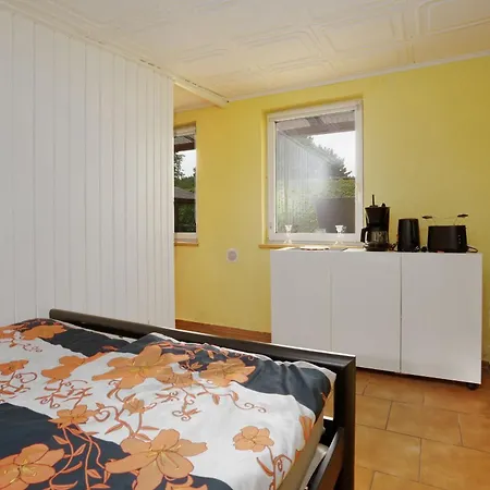 Kleines Nur 5 Auto-min Von Binz Apartment Lubkow